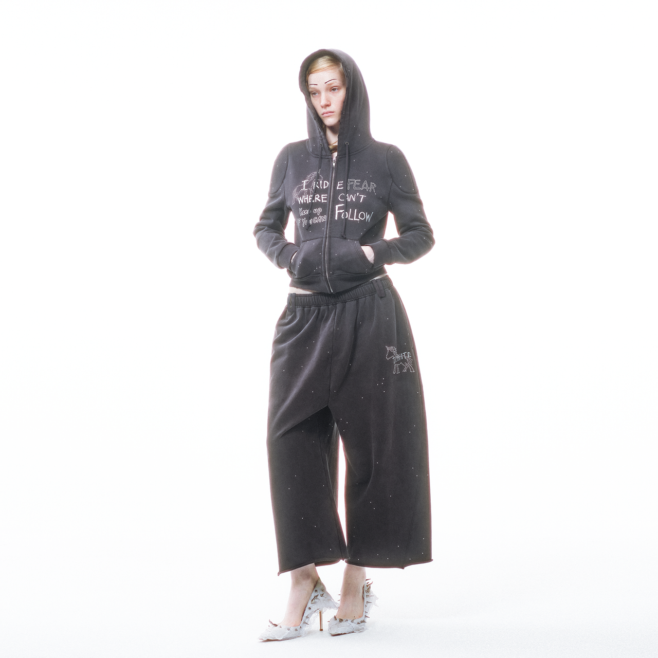 Dark Grey Metal Rivet&Printing Decorative Loose Nine-point Sport Pants